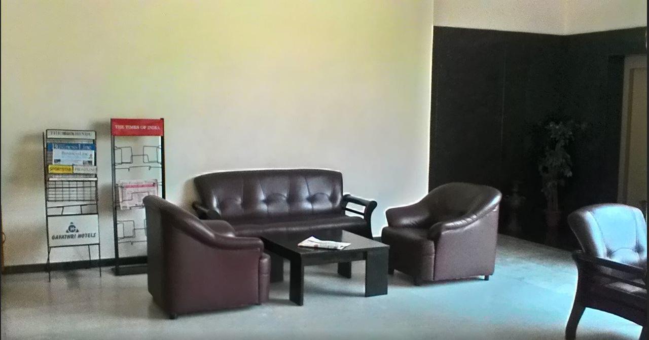 Gayathri Hotels Tirupur Kültér fotó
