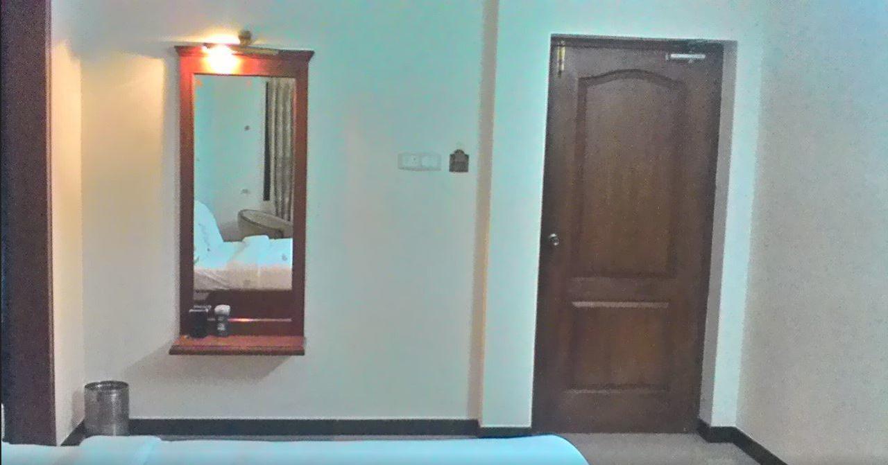Gayathri Hotels Tirupur Kültér fotó