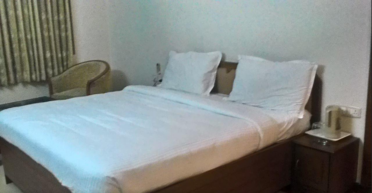 Gayathri Hotels Tirupur Kültér fotó